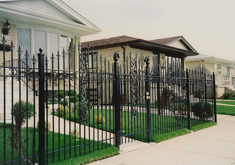 Should You Consider A Chicago Fence Contractor?